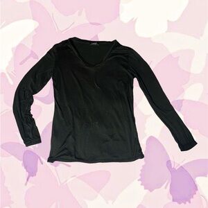 Women’s Fitted V-Neck Long Sleeve 🫶🏻💣